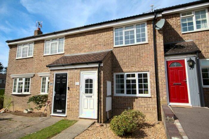2 Bedroom Property To Rent In Ridgehurst Drive, Horsham, RH12