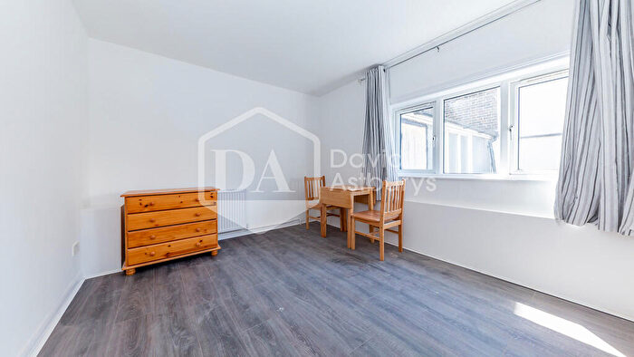 2 Bedroom Apartment To Rent In Seven Sisters Road, Seven Sisters, London, N4