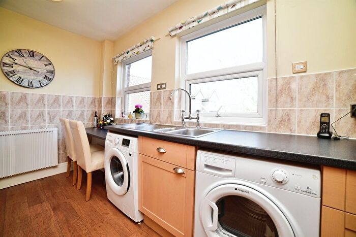 2 Bedroom Flat For Sale In Grayburn Court, Beverley, HU17