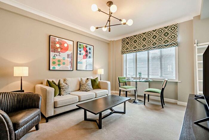 1 Bedroom Flat To Rent In Hill Street, London, Greater London, Mayfair, W1J