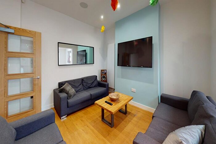 6 Bedroom Semi-Detached House To Rent In Lace Street, Nottingham, NG7