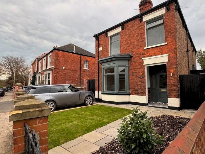 4 Bedroom Semi-Detached House To Rent In Mill Road, Cleethorpes, DN35