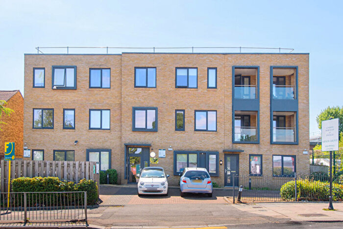 2 Bedroom Flat To Rent In Bowes Road, Arnos Grove, London, N11