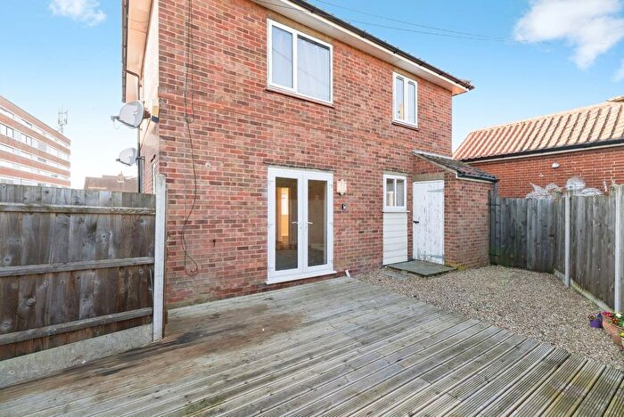 2 Bedroom Flat For Sale In Holt Road, Fakenham, Norfolk, NR21