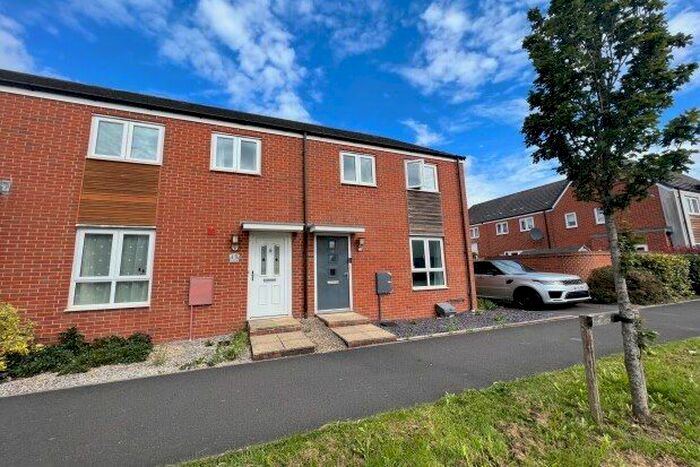 3 Bedroom Property To Rent In Sparrowbill Way, Bristol, BS34
