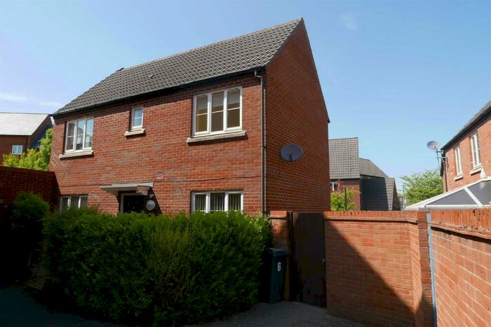 3 Bedroom Detached House To Rent In Townsend Close, Dursley, GL11