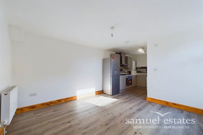 2 Bedroom Flat To Rent In Dartnell Road, Croydon, CR0