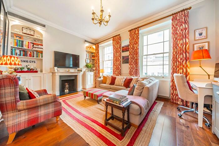 3 Bedroom Flat For Sale In Cumberland Street, Pimlico, SW1V