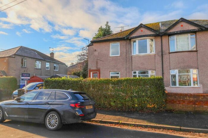 3 Bedroom Flat To Rent In Tannadice Avenue, Glasgow, G52