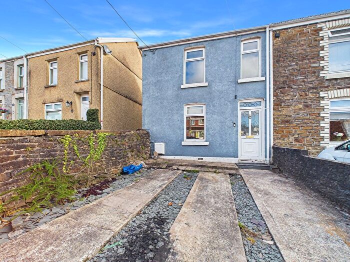 3 Bedroom End Of Terrace House For Sale In Lone Road, Clydach, SA6