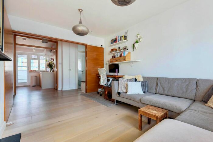 2 Bedroom Apartment To Rent In Kennington Road, Kenneth Court Kennington Road, SE11