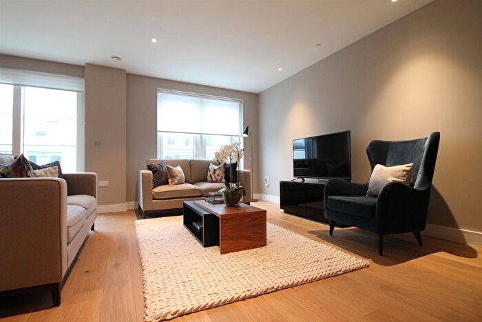 3 Bedroom Flat For Sale In Longfield Avenue, Ealing, W5