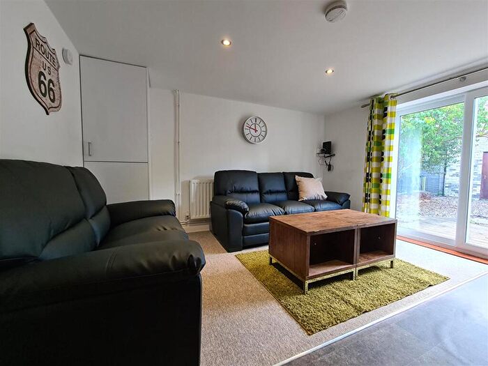 6 Bedroom House To Rent In Victoria Road, Cambridge, CB4