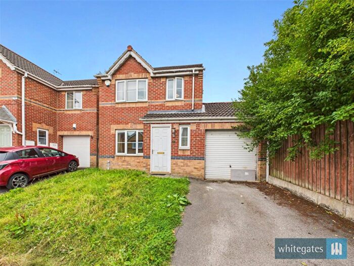 3 Bedroom Detached House For Sale In Wentworth Crescent, Bradford, West Yorkshire, BD4