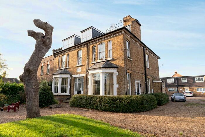 2 Bedroom Flat To Rent In Brooklyn House, The Green, West Drayton, UB7