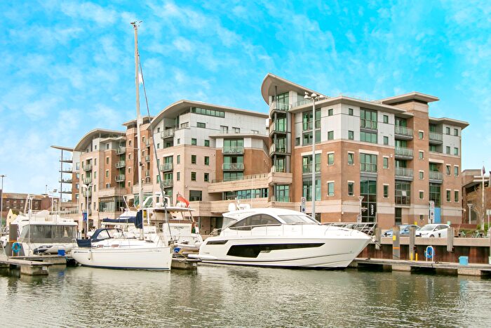 2 Bedroom Flat To Rent In The Quay, Poole, BH15