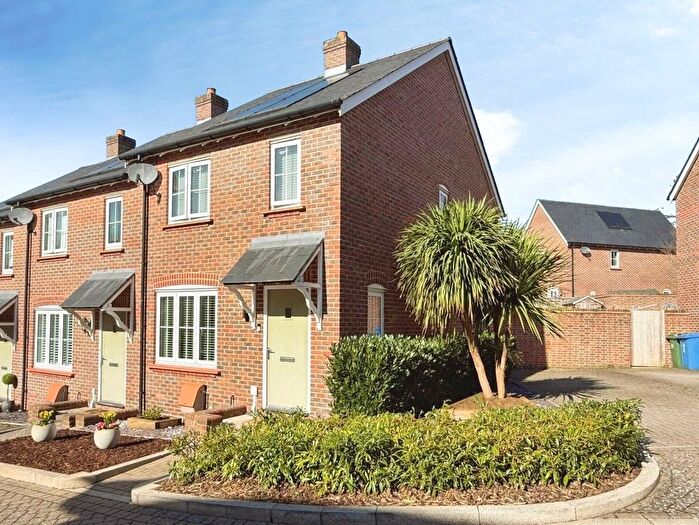 2 Bedroom End Terrace House For Sale In Kinnersley Walk, Binfield, Bracknell, RG42