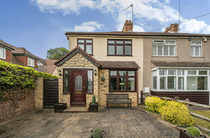 3 Bedroom End Of Terrace House For Sale In Birchwood Road, Wilmington, Dartford, Kent, DA2