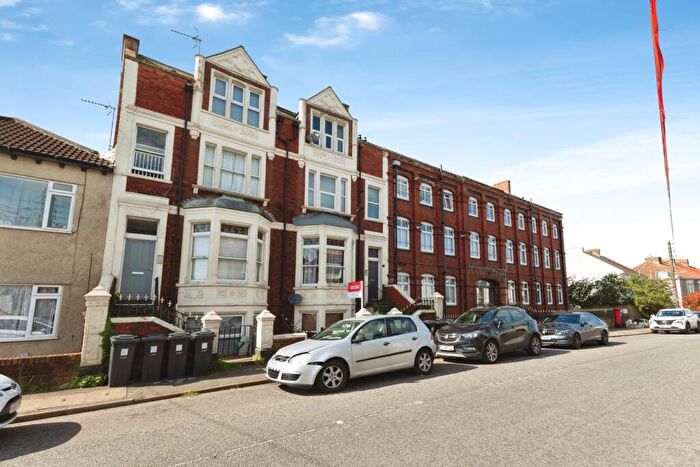 1 Bedroom Flat For Sale In Hanham Road, Kinsgwood, Bristol, BS15