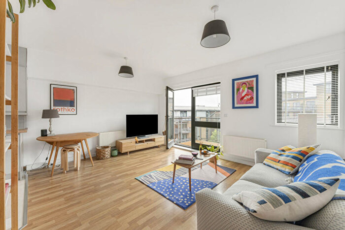 1 Bedroom Apartment For Sale In Woodmill Road, London, E5