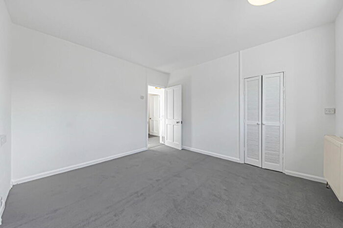 2 Bedroom End Of Terrace House To Rent In Westminster Road, Sutton, SM1