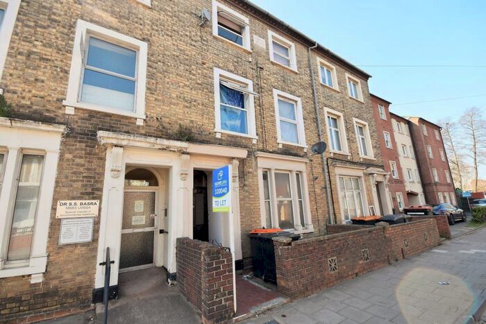 1 Bedroom Flat To Rent In Ashburnham Road, Bedford MK40