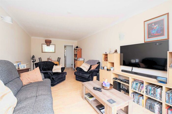 3 Bedroom Terraced House For Sale In Heather Close, Throop, Bournemouth, BH8