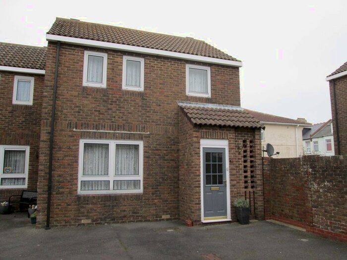 2 Bedroom Property To Rent In The Fairway, Deal, CT14