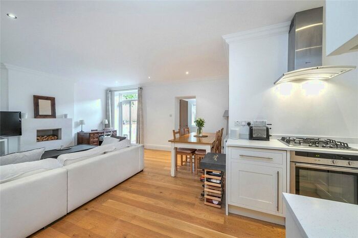 2 Bedroom Flat To Rent In Maresfield Gardens, Hampstead, NW3
