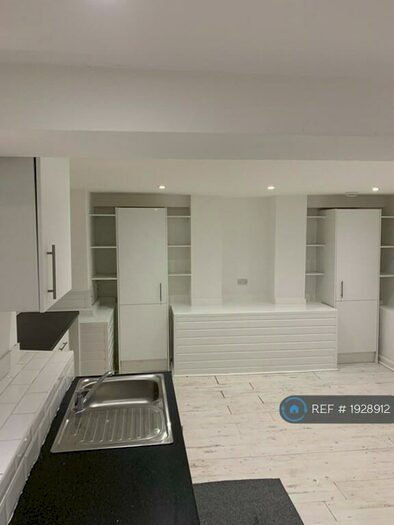 1 Bedroom Flat To Rent In York Avenue, Hove, BN3