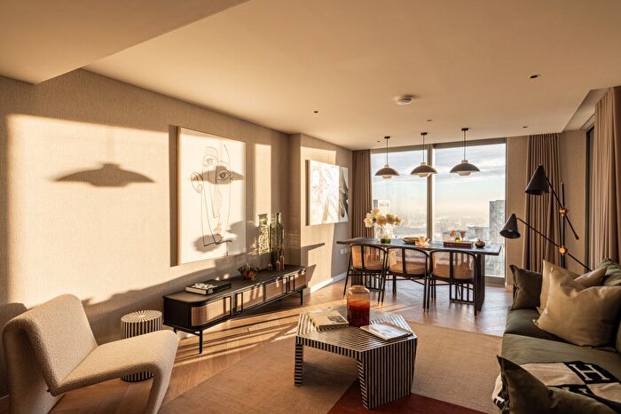 2 Bedroom Flat For Sale In Landmark Pinnacle, Canary Wharf, E14