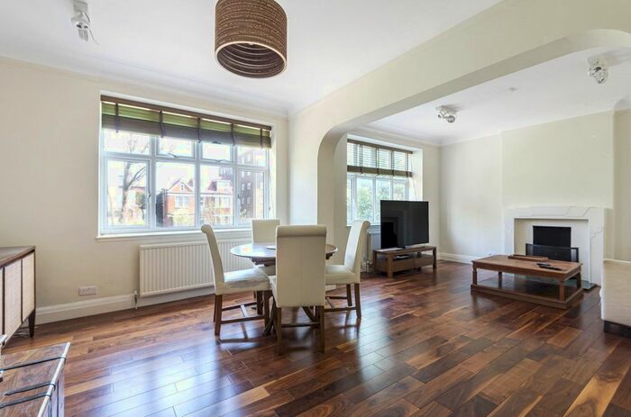 3 Bedroom Flat To Rent In Shoot Up Hill, Kilburn, London, NW2