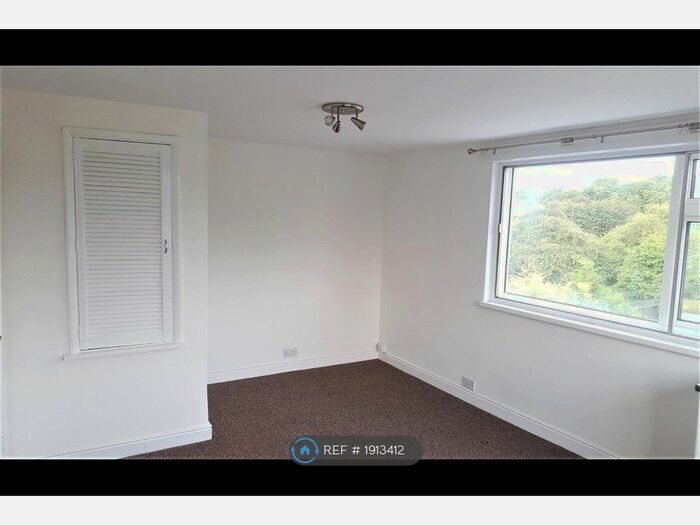 1 Bedroom Flat To Rent In Mold Road, Deeside, CH5