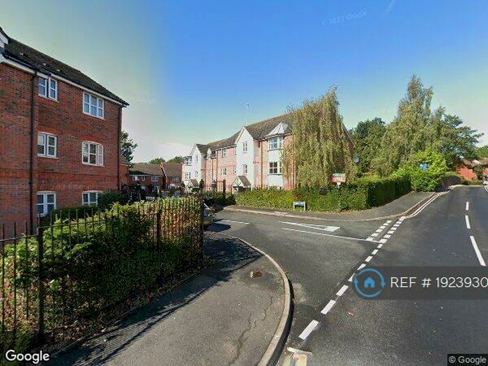 2 Bedroom Flat To Rent In Birch End, Warwick, CV34
