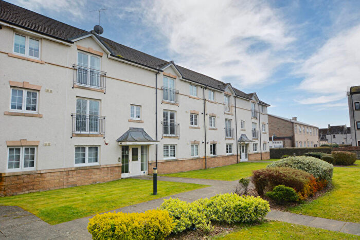 2 Bedroom Apartment For Sale In Weavers Wynd, Irvine, KA12