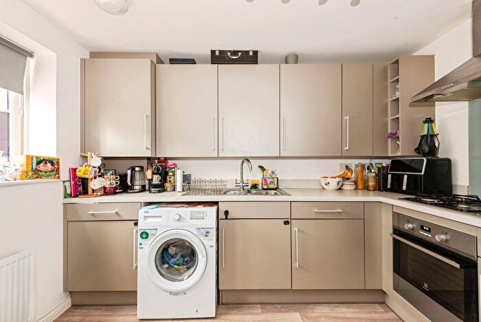 2 Bedroom Terraced House For Sale In Webber Street, Horley, Surrey, RH6