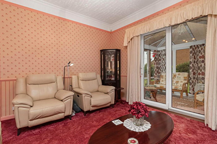 2 Bedroom Detached Bungalow For Sale In Rothwell Road, Desborough, NN14