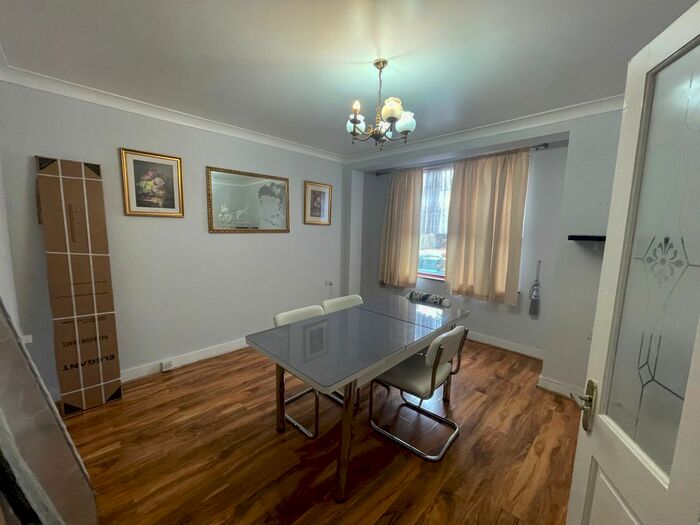 4 Bedroom Terraced House To Rent In Sydney Road, Barkingside, IG6