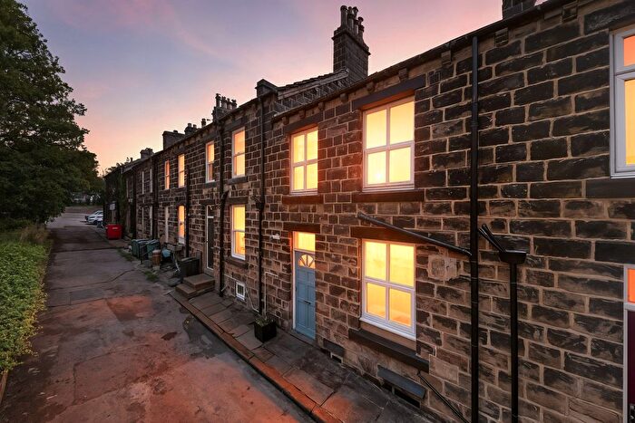 2 Bedroom Terraced House For Sale In Harper Terrace, Yeadon, LS19