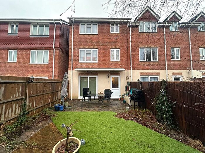 4 Bedroom End Terrace House For Sale In Belfry Square, Beggarwood, Basingstoke, Hampshire, RG22