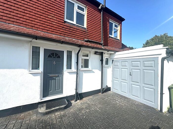4 Bedroom Semi-Detached House To Rent In Knightwood Crescent New Malden, KT3