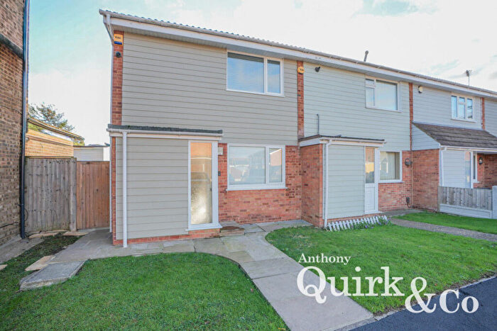 2 Bedroom End Of Terrace House For Sale In Hilton Road, Canvey Island, SS8