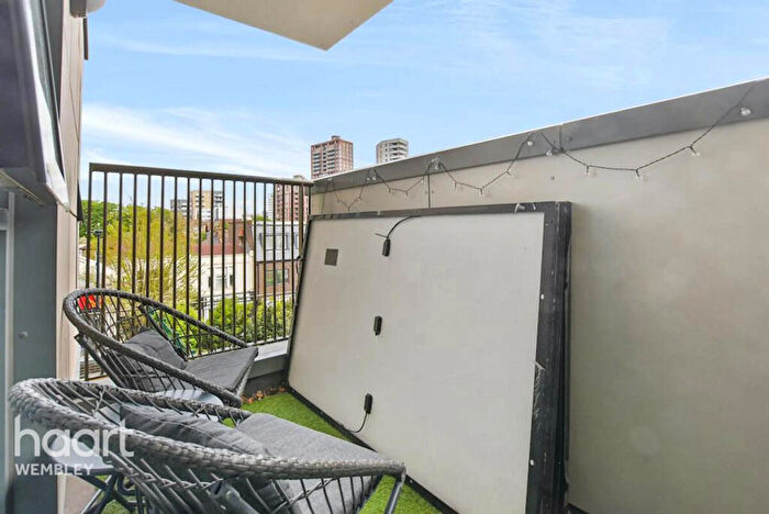 2 Bedroom Apartment For Sale In High Road, Wembley, HA9