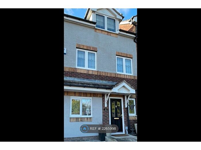 5 Bedroom Terraced House To Rent In Park Hill Gardens, Sheffield, S26