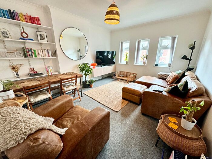 2 Bedroom Flat To Rent In Okehampton Road, Exeter, EX4