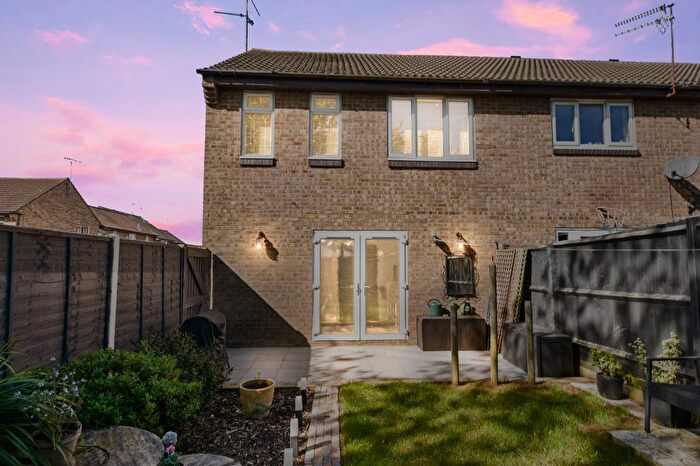 1 Bedroom Flat For Sale In The Drakes, Shoeburyness, Essex, SS3