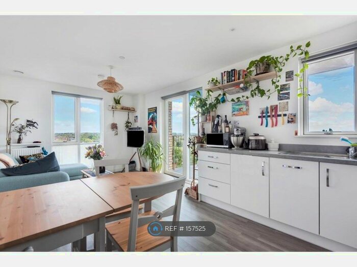 2 Bedroom Flat To Rent In Adenmore Road, London, SE6