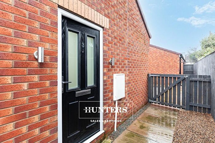 3 Bedroom Semi Detached Bungalow For Sale In Redhill Grove, Castleford, WF10