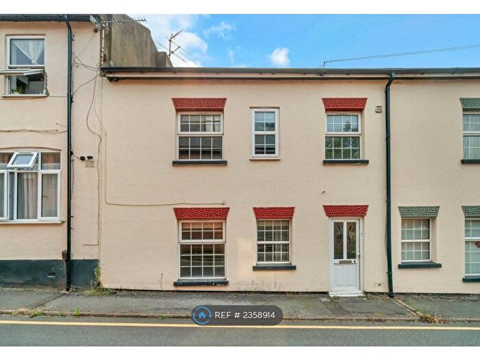 2 Bedroom Terraced House To Rent In Mount Street, Aylesbury, HP20