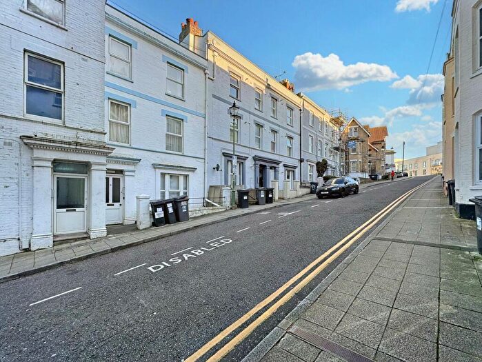 Flat To Rent In Tregonwell Road, Bournemouth, BH2